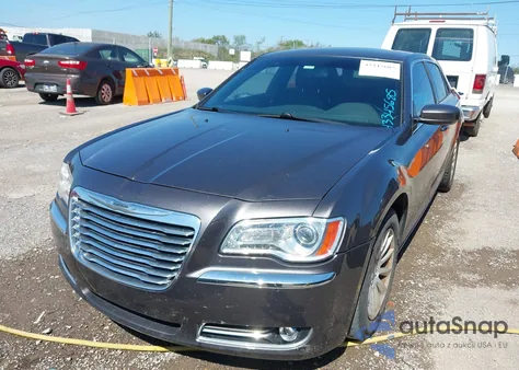 2013 Chrysler 300 Motown из США, поврежденный, VIN 2C3CCAAG5DH743300